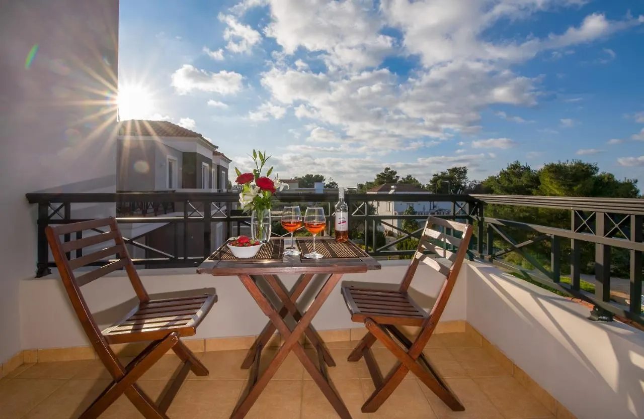 Artdeco Luxury Suites Korakiaí Apartment